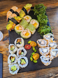 Plats et boissons du Restaurant Ajia Sushi & Burger Gigean - n°2