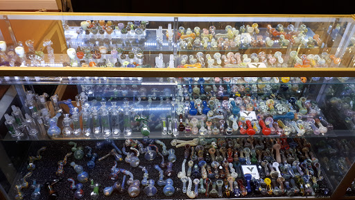 Tobacco Shop «Vapor Smoke Shop», reviews and photos, 435 Stockton St, San Francisco, CA 94108, USA