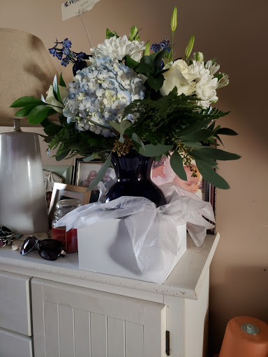 Florist «Hillside Florist & Gifts», reviews and photos, 888 Main St, Woburn, MA 01801, USA