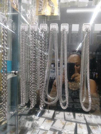 Vaporizer Store «210 Discount Store», reviews and photos, 4906 W Commerce St, San Antonio, TX 78237, USA