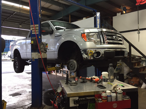 Auto Repair Shop «15th Street Automotive», reviews and photos, 116 10th St SE, Puyallup, WA 98372, USA