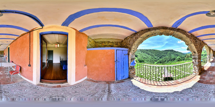 Street View et 360° Bed & breakfast Cavalls En Llibertat La Costa de Molló TR 17868 Molló