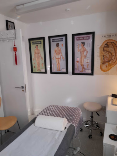 Reviews of Healing Touch Complementary Therapies in Lincoln - Massage therapist