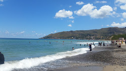 Plage Azeffoun Le Caroubier'in fotoğrafı uzun koy ile birlikte