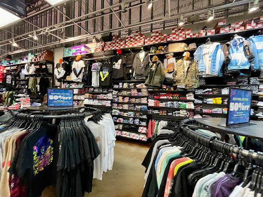 Clothing Store «Zumiez», reviews and photos, 3000 Grapevine Mills Pkwy #606, Grapevine, TX 76051, USA