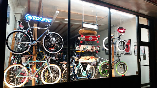 Bicycle Store «ADT Bike & Skate Shop (Arc De Triomphe Inc)», reviews and photos, 114-01 Jamaica Ave, Richmond Hill, NY 11418, USA