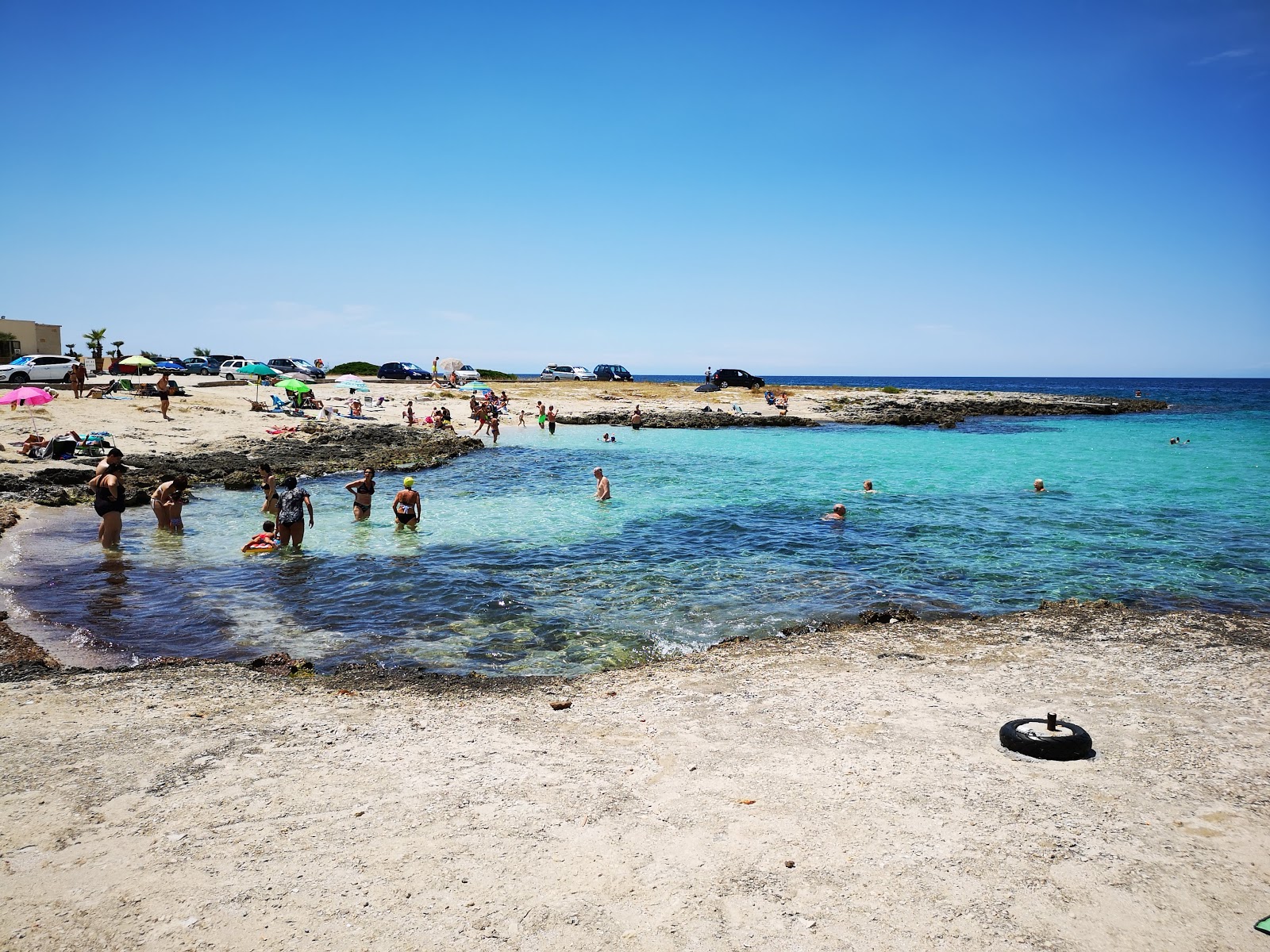 Fotografie cu Spiaggia del Frascone II cu o suprafață de apă pură albastră