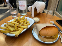 Plats et boissons du Restaurant de hamburgers Cuties à Paris - n°3