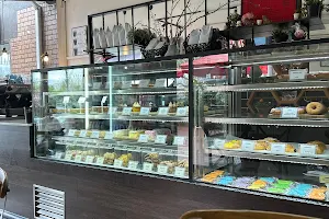 Nuski's Swiss Patisserie image