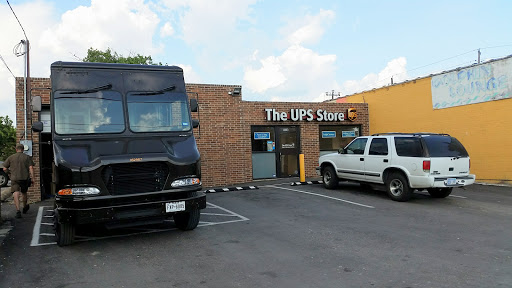 Shipping and Mailing Service «The UPS Store», reviews and photos, 1408 N Riverfront Blvd, Dallas, TX 75207, USA