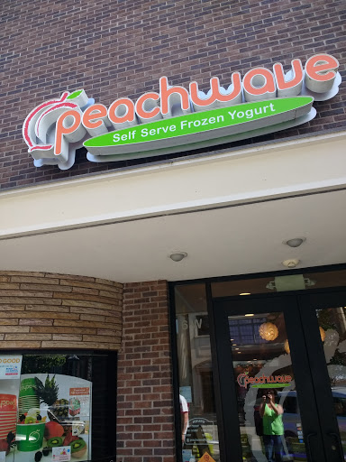 Frozen Yogurt Shop «Peachwave Frozen Yogurt & Gelato», reviews and photos, 6 W 8th St, Holland, MI 49423, USA