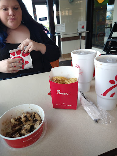 Fast Food Restaurant «Chick-fil-A», reviews and photos, 4675 Perkiomen Ave, Reading, PA 19606, USA