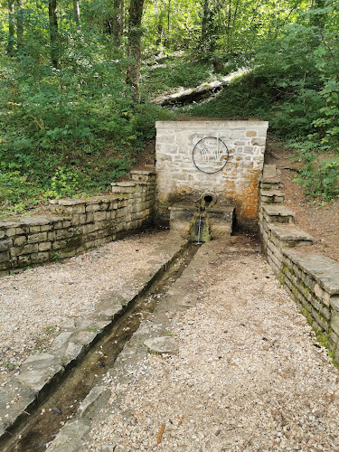 Fontaine du naizou à Corcelles-les-Monts