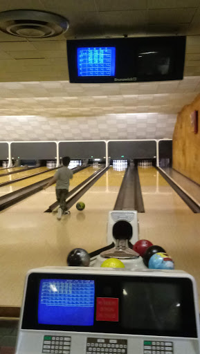 Bowling Alley «Crystal Bowl», reviews and photos, 4504 E Terra Cotta Ave, Crystal Lake, IL 60014, USA