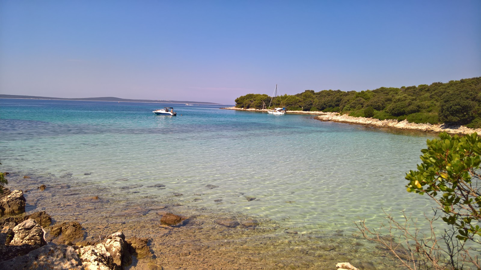 Foto di Sv.Ante beach con una superficie del ciottoli beige