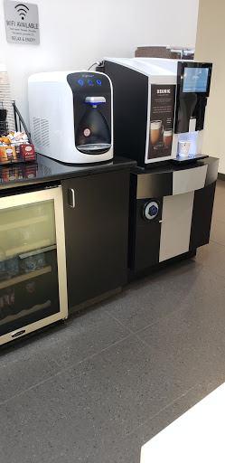 Porsche Dealer «Porsche of Tysons Corner», reviews and photos, 8601 Westwood Center Dr, Vienna, VA 22182, USA