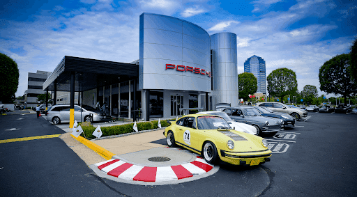 Porsche of Tysons Corner, 8601 Westwood Center Dr, Vienna, VA 22182, USA, 