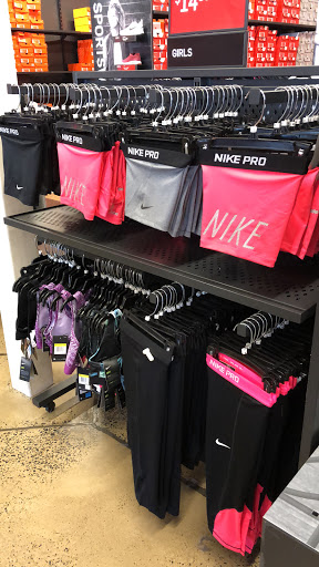 Clothing Store «Nike Factory Store», reviews and photos, 241 Fort Evans Road Northeast #510, Leesburg, VA 20176, USA