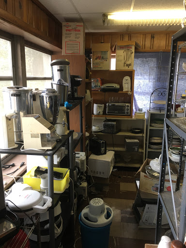 Thrift Store «D & J Thrift Shop», reviews and photos, 226 Butler Pl, Orange, VA 22960, USA