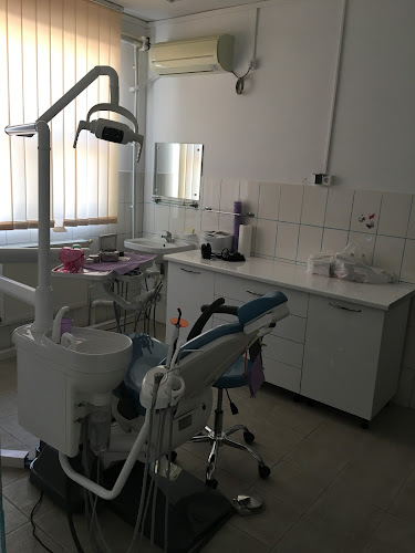 Cabinet Stomatologic CMI Toporaș Claudia-Anca - Dentist