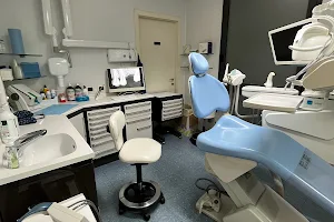 Studio Dentistico Pontoriero image