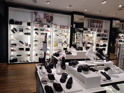 Shopping Mall «The Shops at Liberty Place», reviews and photos, 1625 Chestnut St, Philadelphia, PA 19103, USA