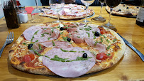 Plats et boissons du Pizzeria Pizza Pepone Charvonnex - n°1