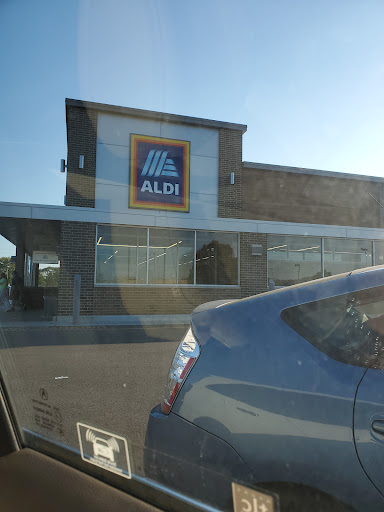 ALDI, 2715 Henry St, Muskegon, MI 49441, USA, 
