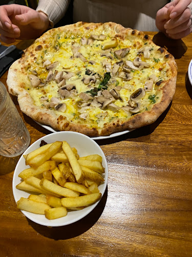 Santi’s Southern Italian Bar & Kitchen - Pizza