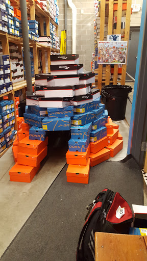 Shoe Store «Movin Shoes», reviews and photos, 528 S Park St, Madison, WI 53715, USA