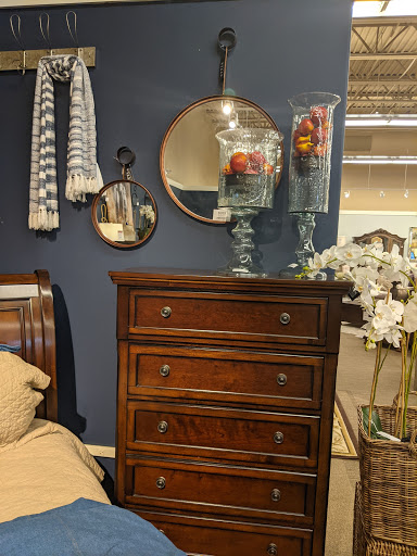 Furniture Store «Ashley HomeStore», reviews and photos, 905 Perimeter Dr, Schaumburg, IL 60173, USA