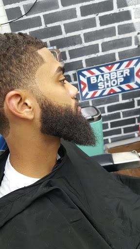 Barber Shop «Rigoberto Barber Shop», reviews and photos, 1077 Cypress Ave, Ridgewood, NY 11385, USA