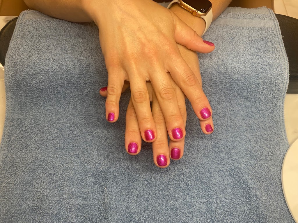 Luxury Nails & Spa 01240