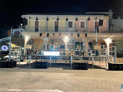 A.M. Dj service per lo spettacolo (affitto audio, video, luci, noleggio con o senza tecnico / operatore) Via R. Paolucci, 4, 65024 Manoppello Scalo PE, Italia