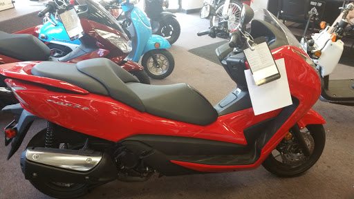 Motorcycle Dealer «Champion Honda», reviews and photos, 544 W Old Country Rd, Hicksville, NY 11801, USA