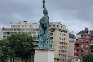 Statue of Liberty Paris image