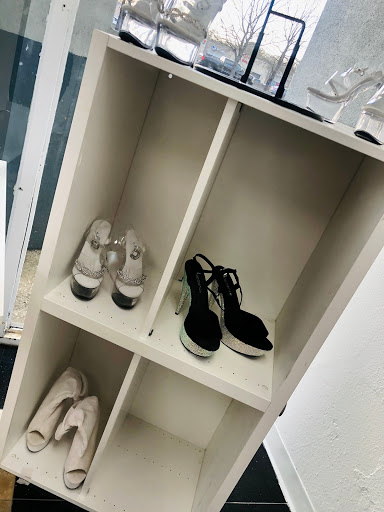 Lingerie Store «Katz Stores - West Road», reviews and photos, 9820 North Fwy B, Houston, TX 77037, USA