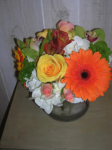 Florist «Petals & Stems Florist», reviews and photos, 13319 Montfort Dr, Dallas, TX 75240, USA