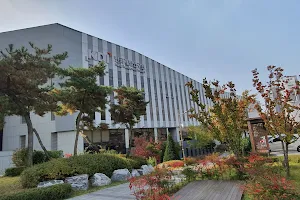 Korea Development Institute image