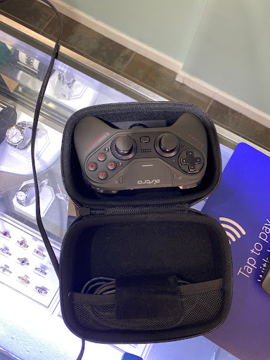 Pawn Shop «Sterling & Knight Jewelry & Pawn», reviews and photos, 109 E St Charles Rd, Villa Park, IL 60181, USA