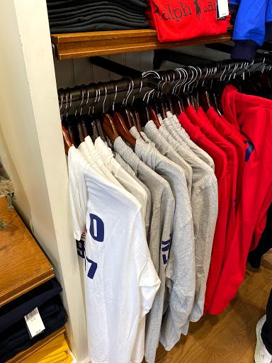Clothing Store «Polo Ralph Lauren Factory Store», reviews and photos, 8200 Vineland Ave #500, Orlando, FL 32821, USA