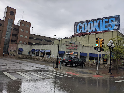 Liquor Store «Main Street Party Store», reviews and photos, 201 N Main St, Ann Arbor, MI 48104, USA