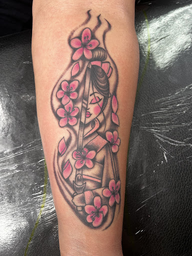 Explore unique mom tattoo ideas, creative tattoo ideas in Peoria, available at Top Rocker Tattoo