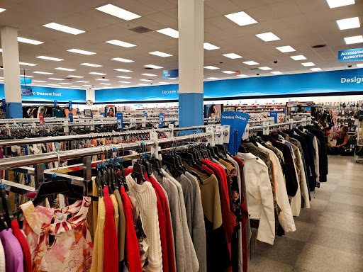 Clothing Store «Ross Dress for Less», reviews and photos, 26558 Bouquet Canyon Rd, Saugus, CA 91350, USA