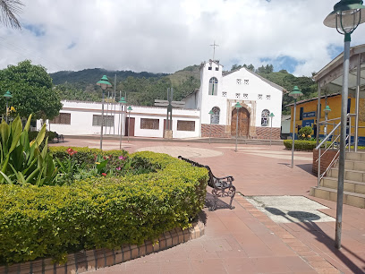 Parque Principal Santa Cruz De La Colina