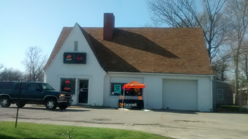 Cell Phone Store «Boost Mobile Premier Store», reviews and photos, 1602 1st Ave NE, Cedar Rapids, IA 52402, USA
