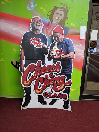 Tobacco Shop «Wonderland Smoke Shop Hasbrouck Heights», reviews and photos, 155 NJ-17, Hasbrouck Heights, NJ 07604, USA