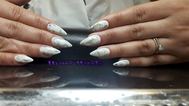 Comments and reviews of Heni Nails