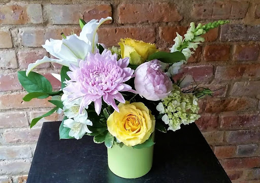 Florist «Fly Me to The Moon Florists», reviews and photos, 47 N Broadway, Yonkers, NY 10701, USA