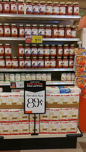 Grocery Store «Hannaford Supermarket», reviews and photos, 299 Elm St, Biddeford, ME 04005, USA